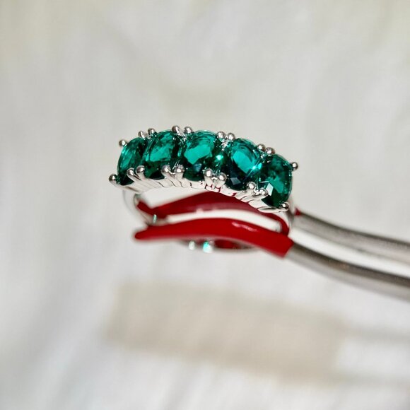 Silver 5-Oval Shaped Green Stones Ring - Picture 3 of 7